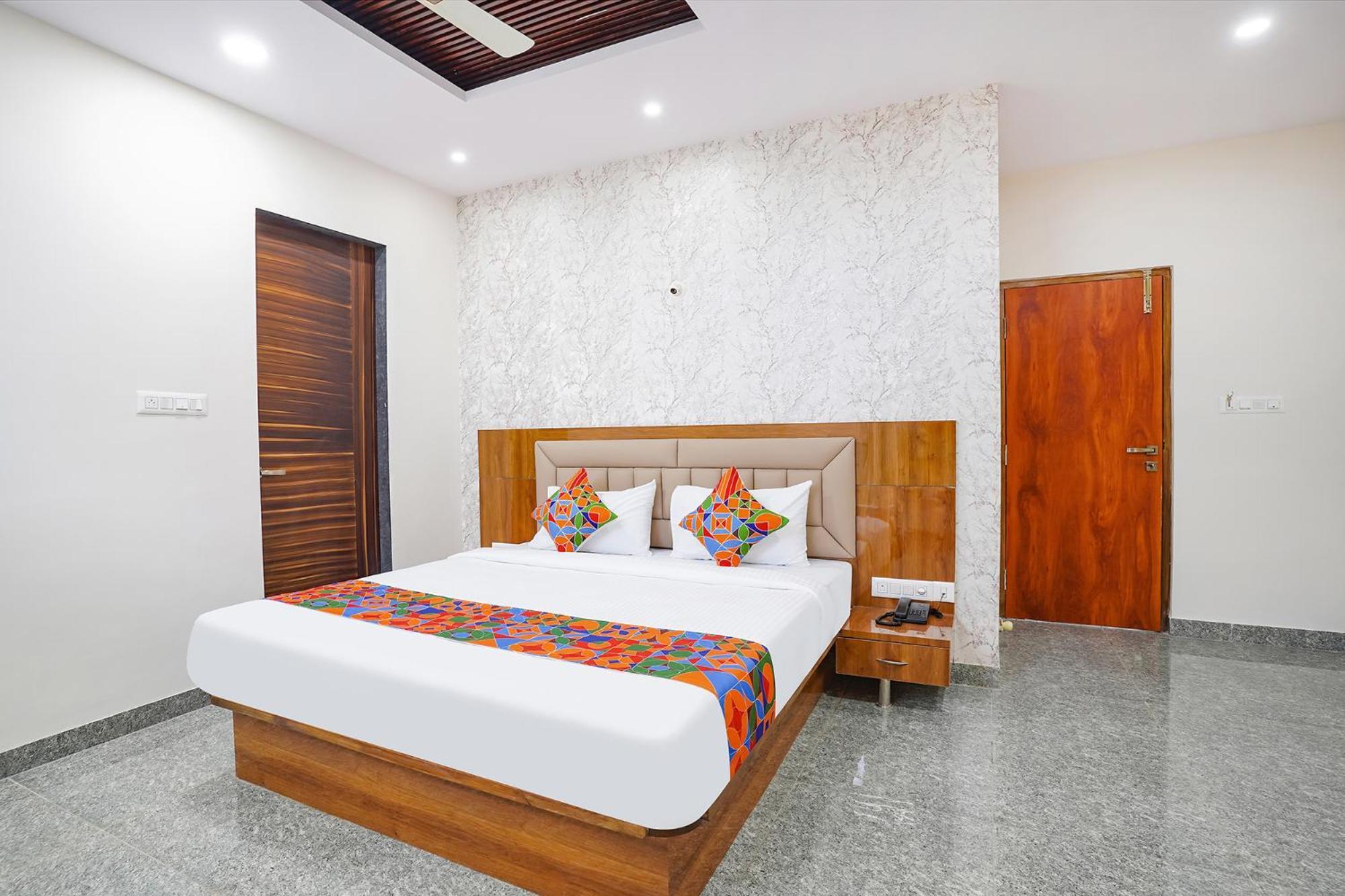 Fabhotel Platinum Palace - Nr Magadi Main Road Бенґалуру Екстер'єр фото