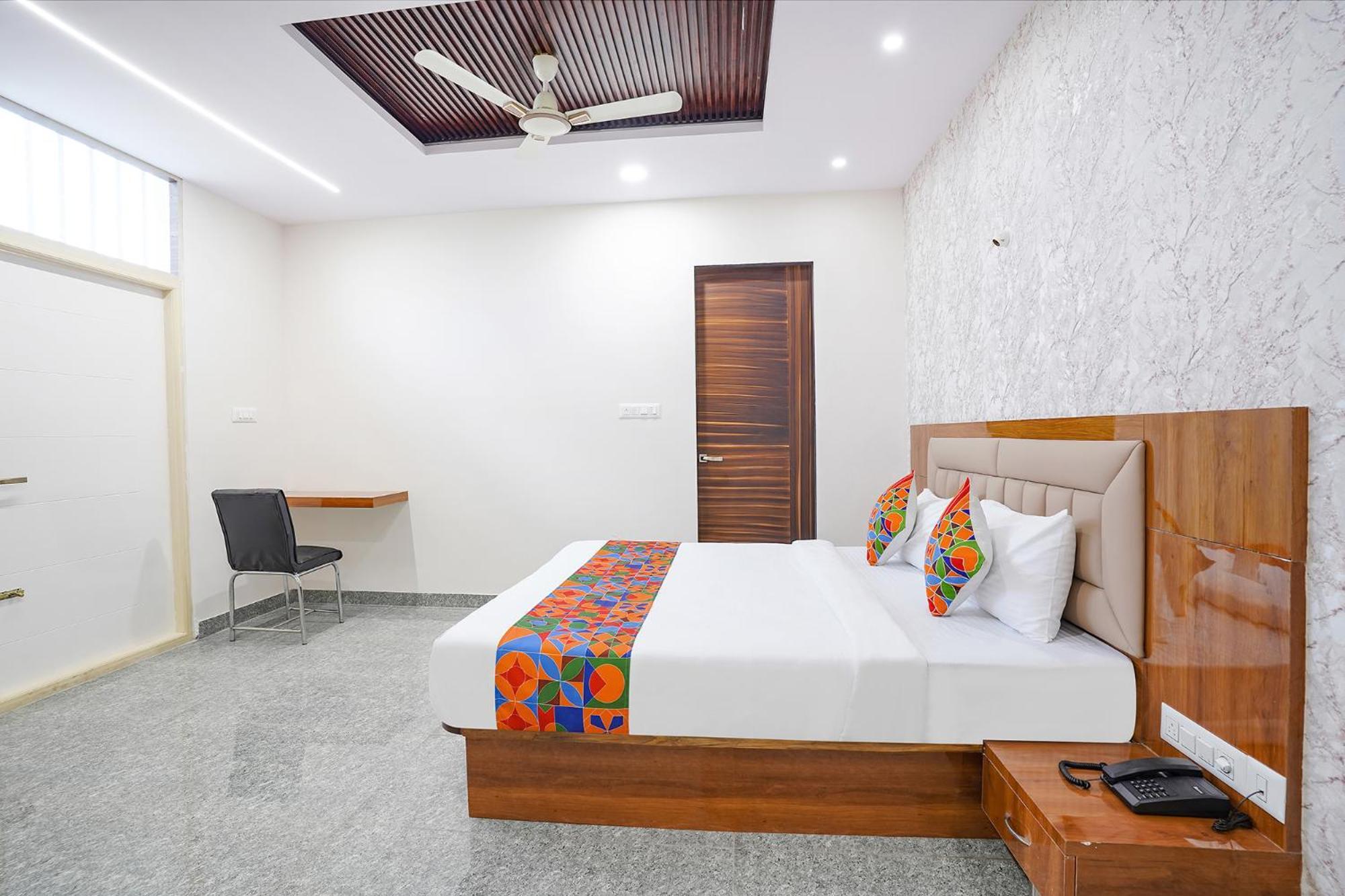 Fabhotel Platinum Palace - Nr Magadi Main Road Бенґалуру Екстер'єр фото