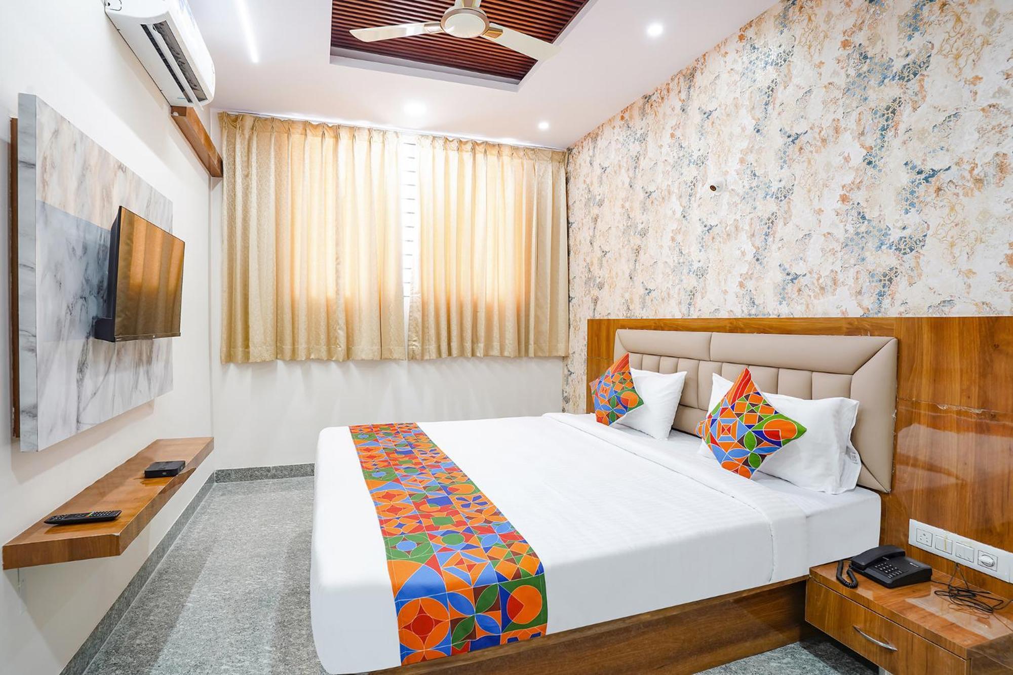 Fabhotel Platinum Palace - Nr Magadi Main Road Бенґалуру Екстер'єр фото
