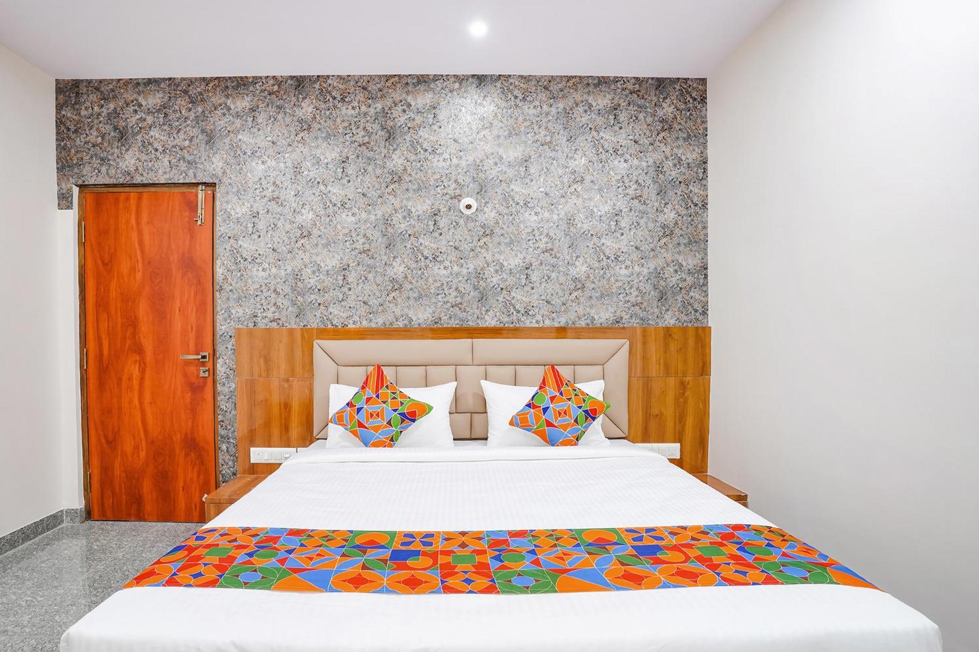 Fabhotel Platinum Palace - Nr Magadi Main Road Бенґалуру Екстер'єр фото