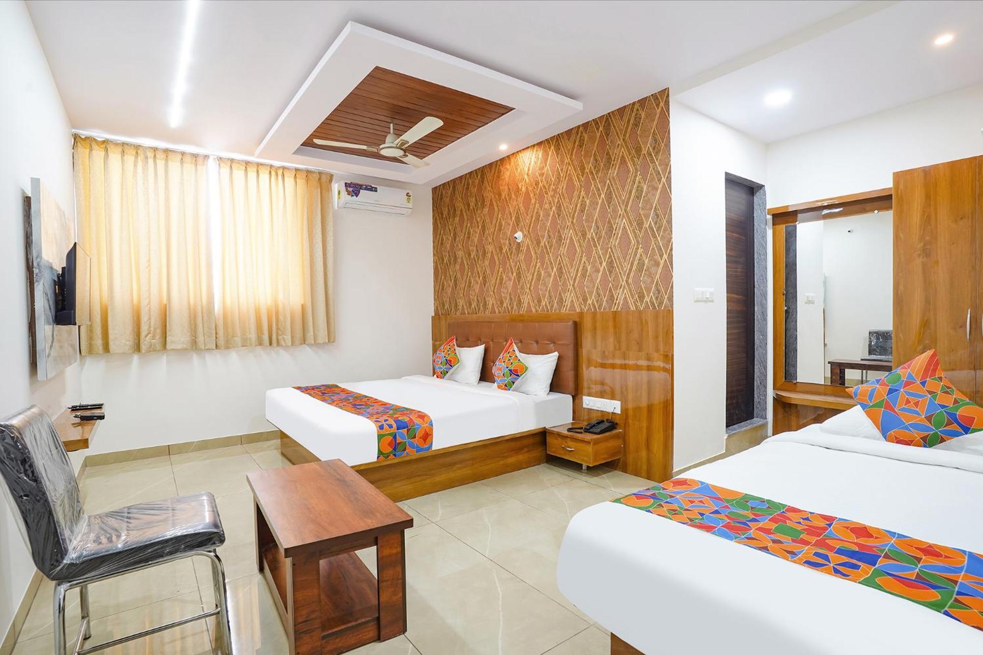 Fabhotel Platinum Palace - Nr Magadi Main Road Бенґалуру Екстер'єр фото