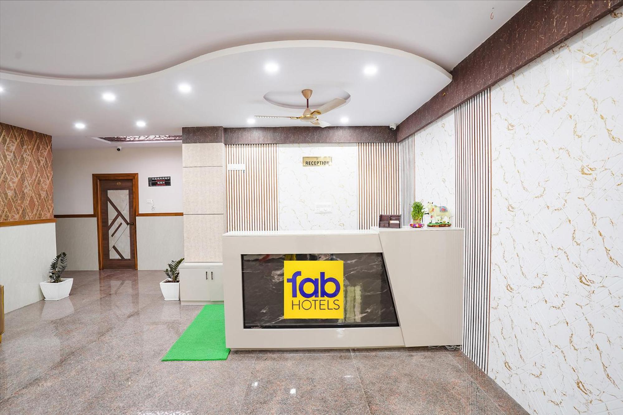 Fabhotel Platinum Palace - Nr Magadi Main Road Бенґалуру Екстер'єр фото