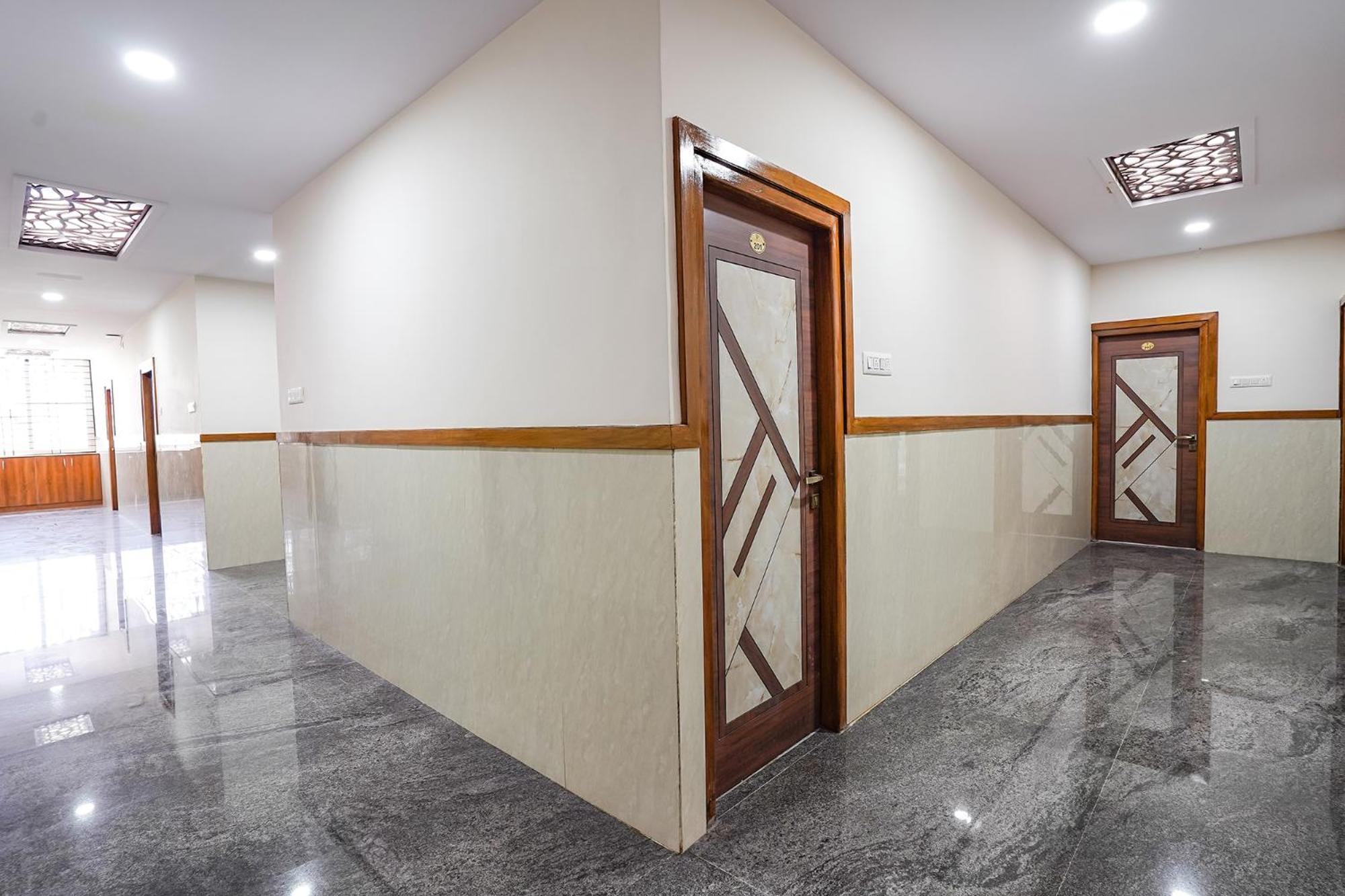 Fabhotel Platinum Palace - Nr Magadi Main Road Бенґалуру Екстер'єр фото