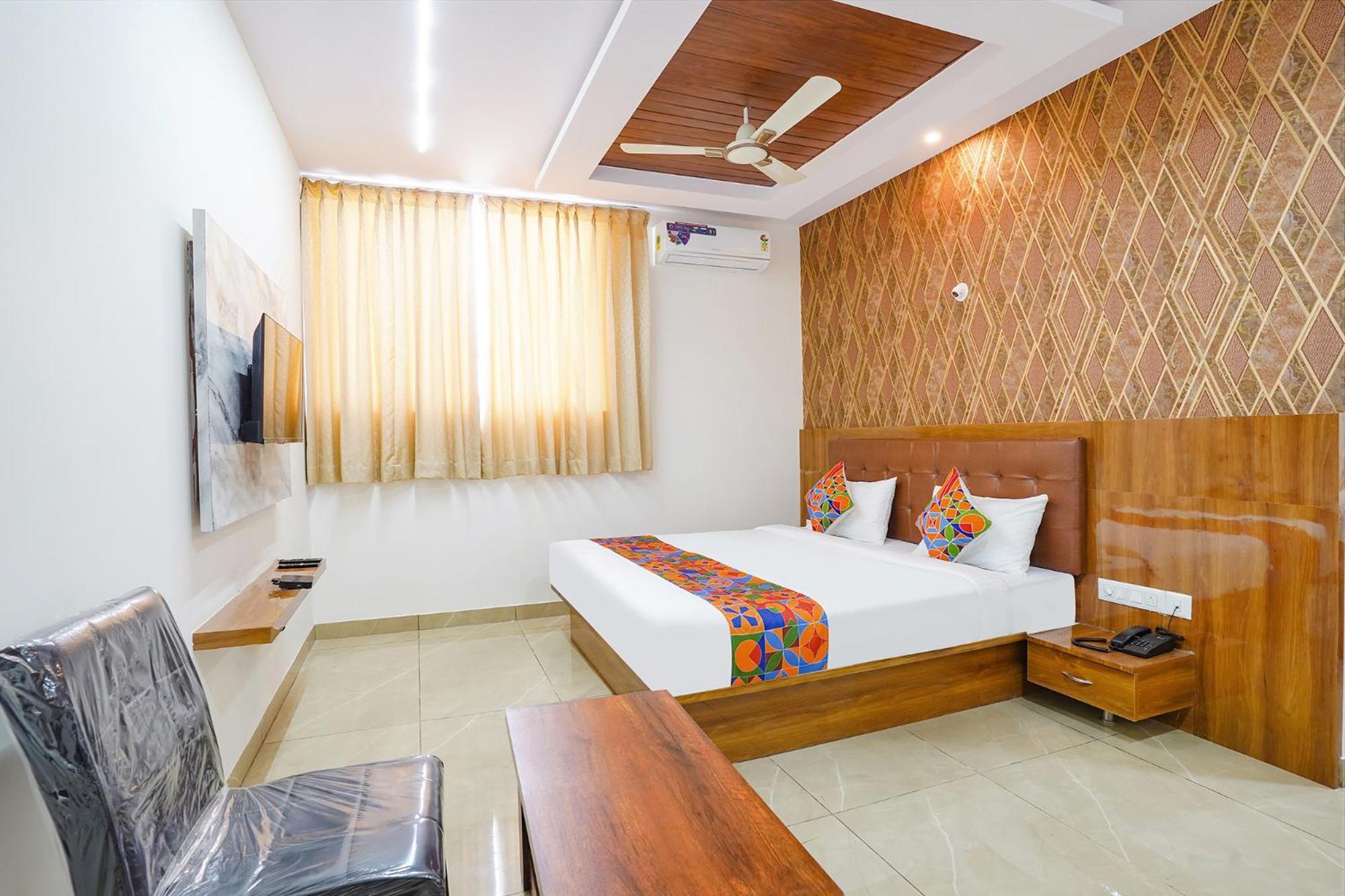 Fabhotel Platinum Palace - Nr Magadi Main Road Бенґалуру Екстер'єр фото