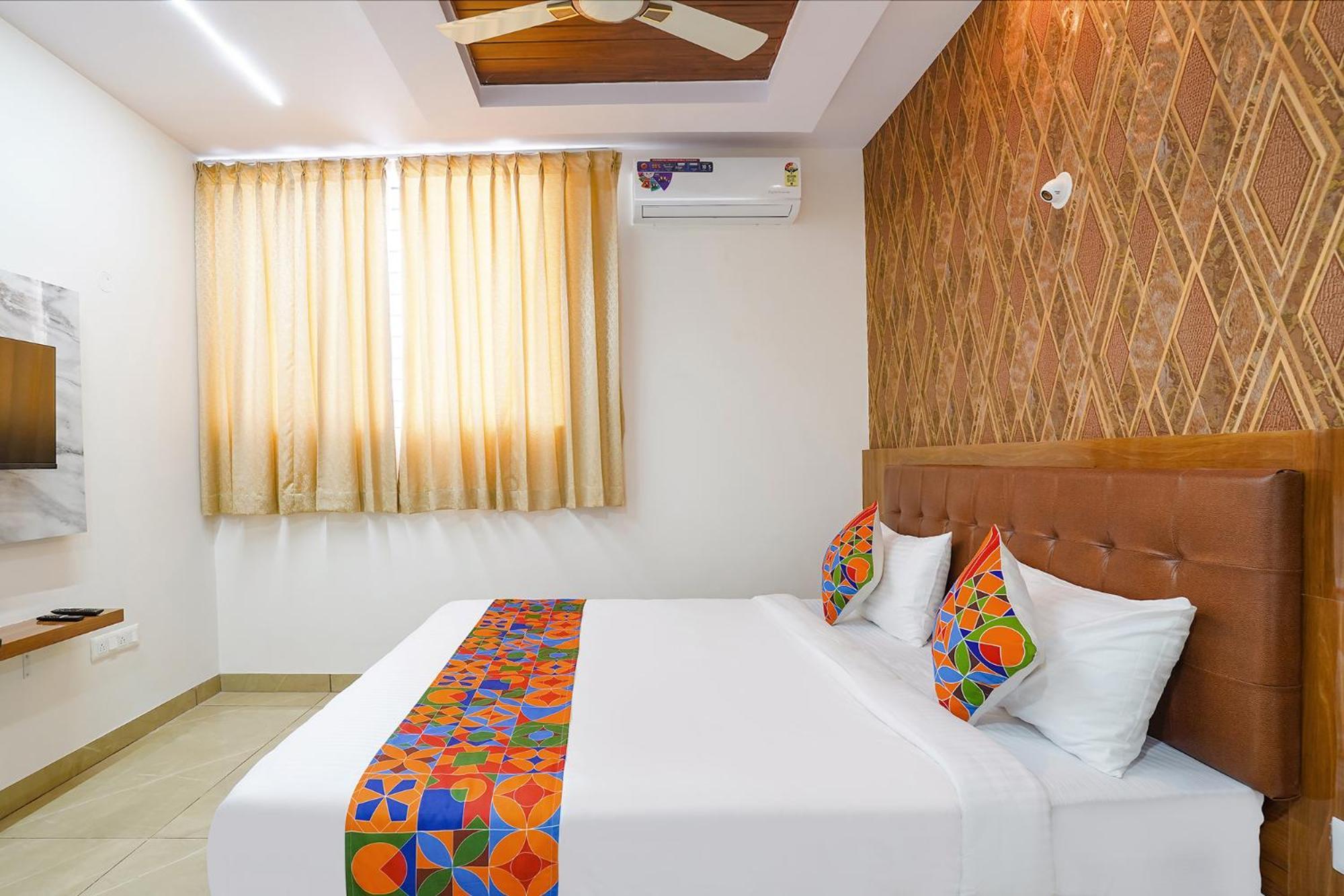 Fabhotel Platinum Palace - Nr Magadi Main Road Бенґалуру Екстер'єр фото